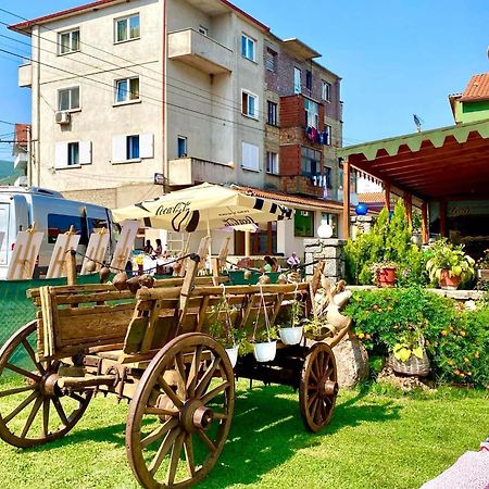 Hotel Restorant Leza Lini Buitenkant foto