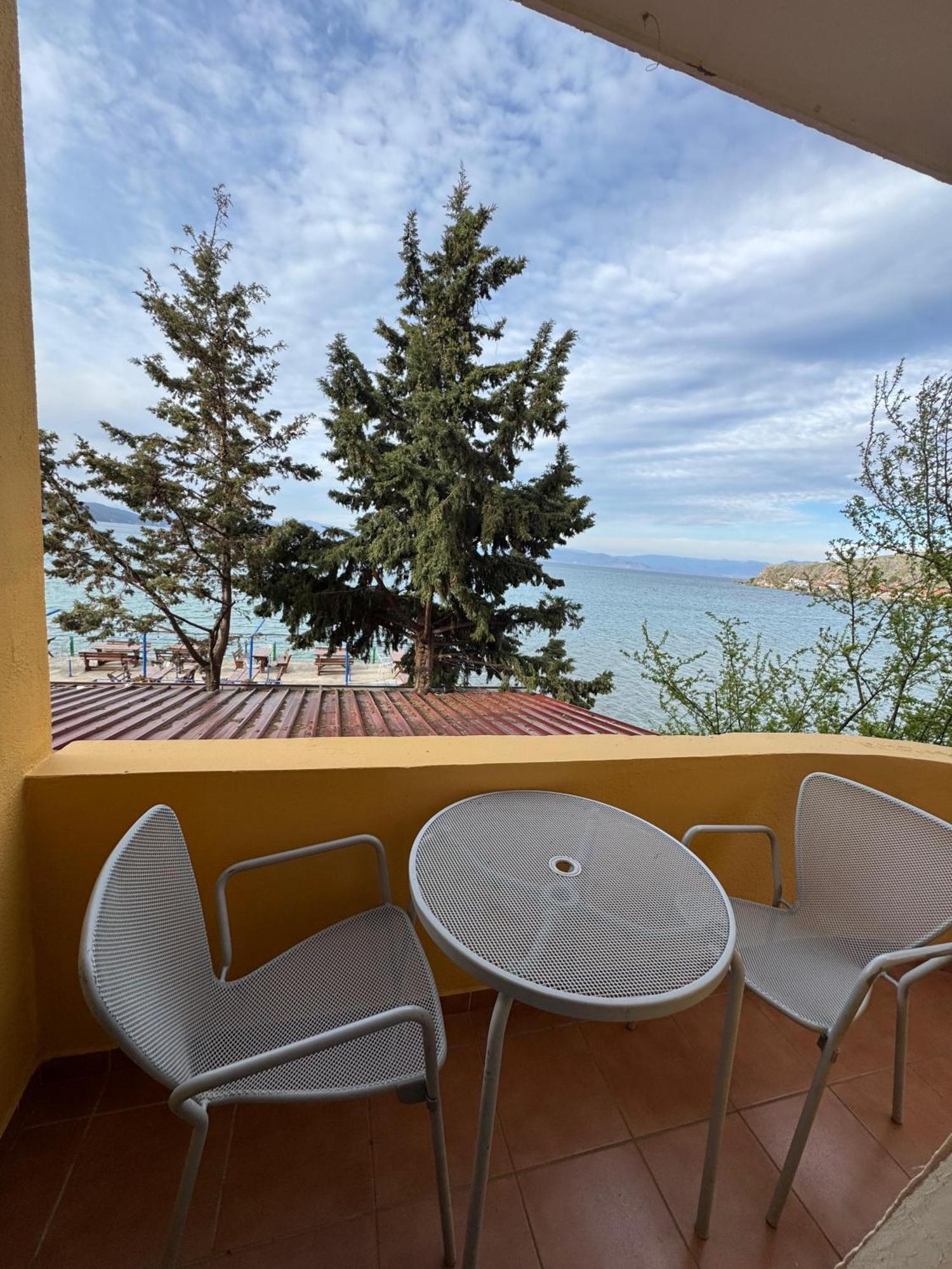 Hotel Restorant Leza Lini Buitenkant foto