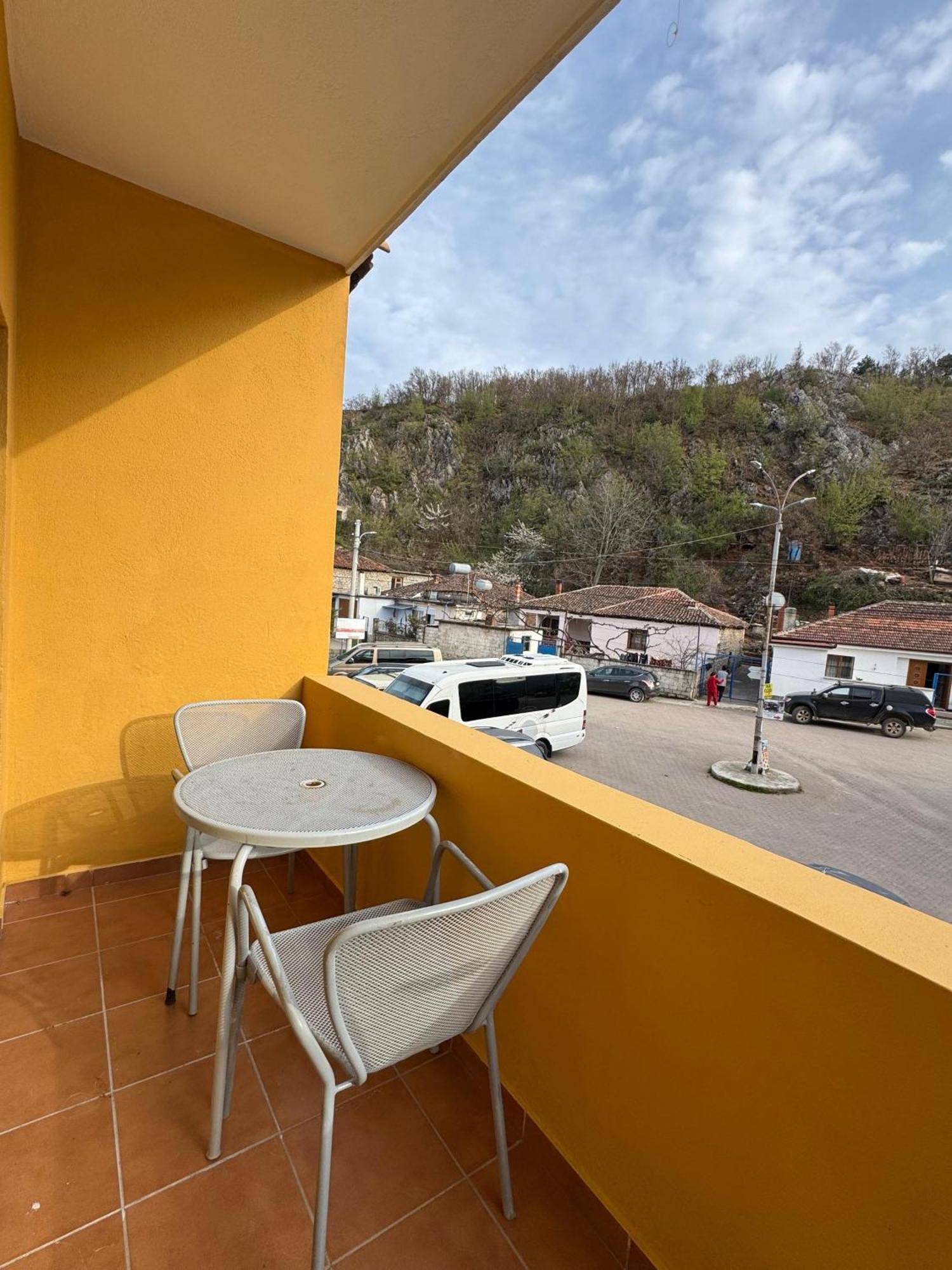 Hotel Restorant Leza Lini Buitenkant foto