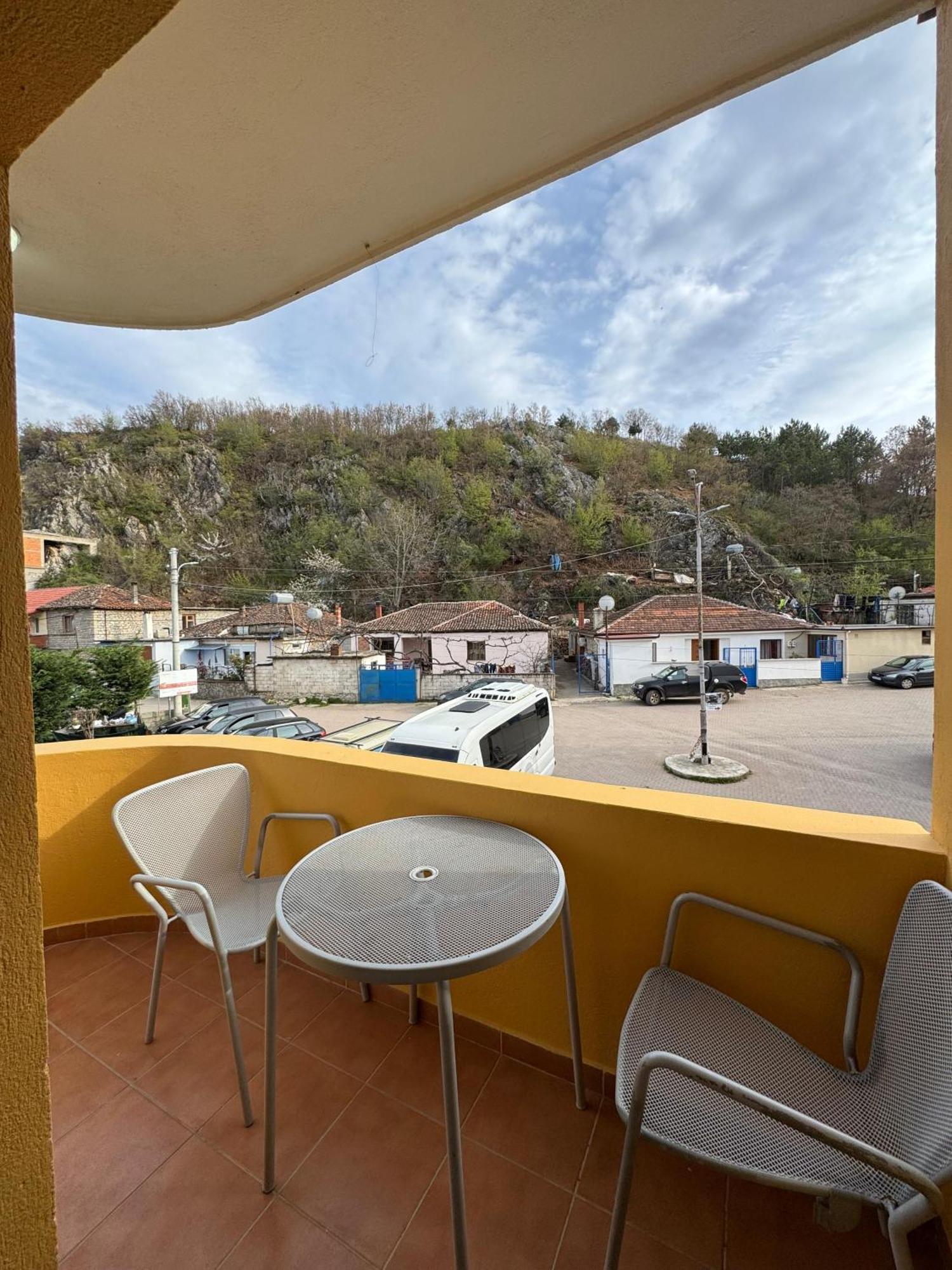 Hotel Restorant Leza Lini Buitenkant foto