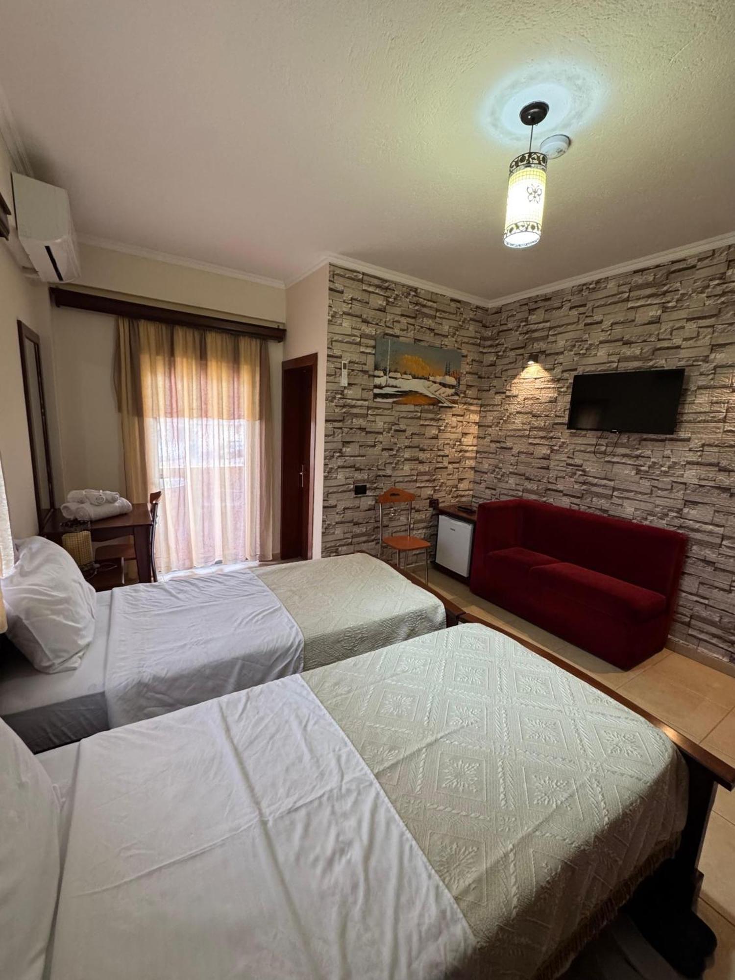 Hotel Restorant Leza Lini Buitenkant foto